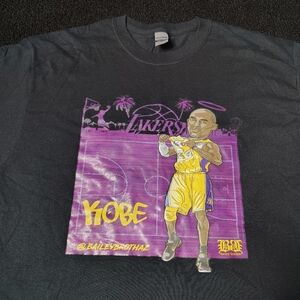 Kobe Bryant Black Mamba Jersey Pose Basketball Graphic Tee Unisex Size Large
